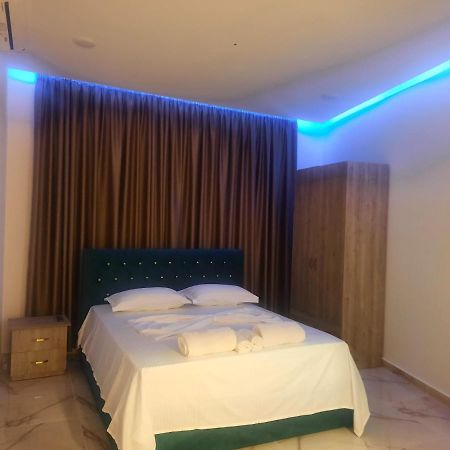 Hotel Megniar Lushnjë Екстериор снимка