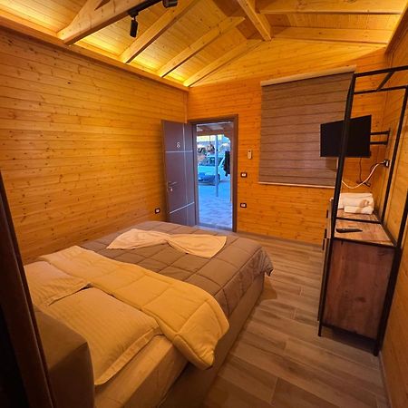 Hotel Megniar Lushnjë Екстериор снимка