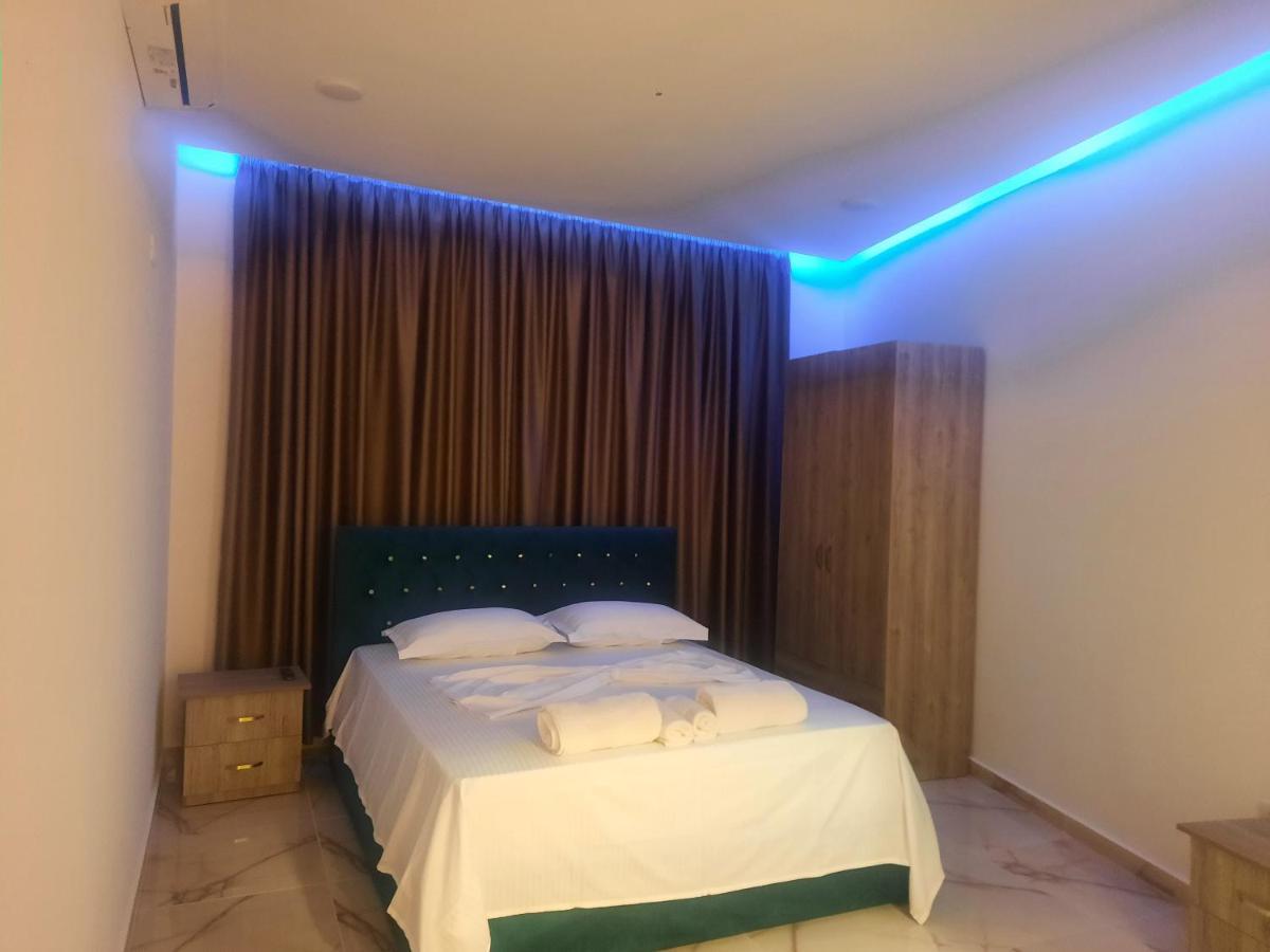 Hotel Megniar Lushnjë Екстериор снимка