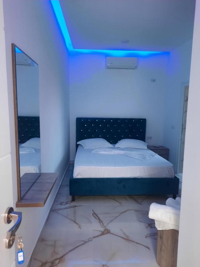 Hotel Megniar Lushnjë Екстериор снимка