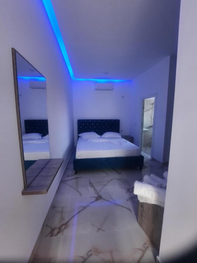 Hotel Megniar Lushnjë Екстериор снимка