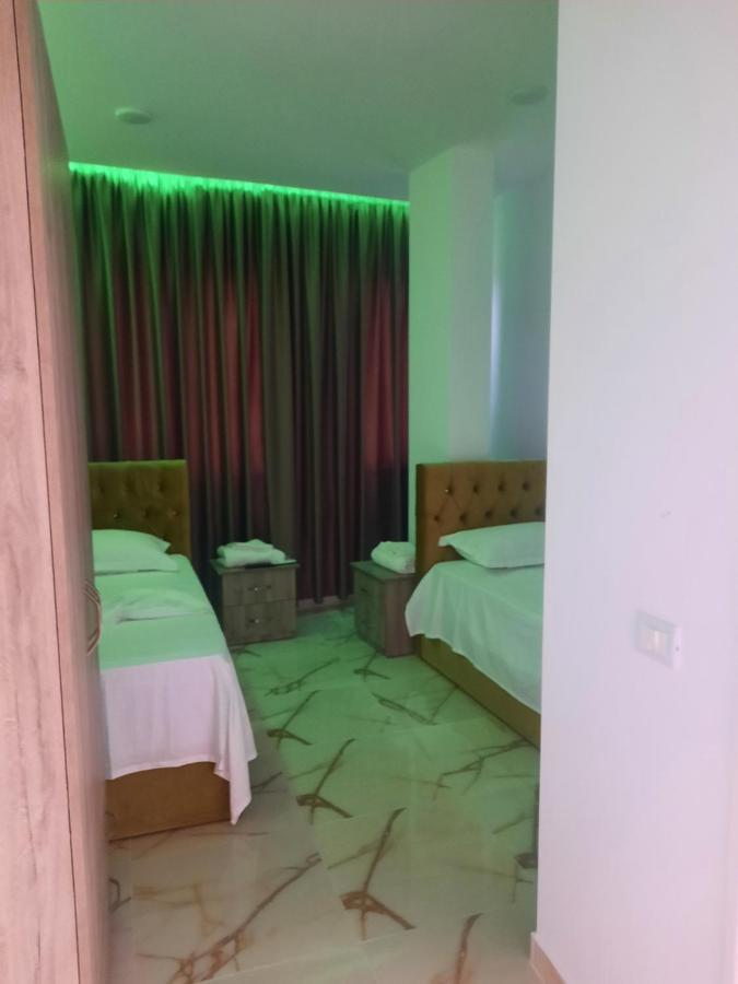 Hotel Megniar Lushnjë Екстериор снимка