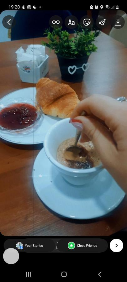 Hotel Megniar Lushnjë Екстериор снимка
